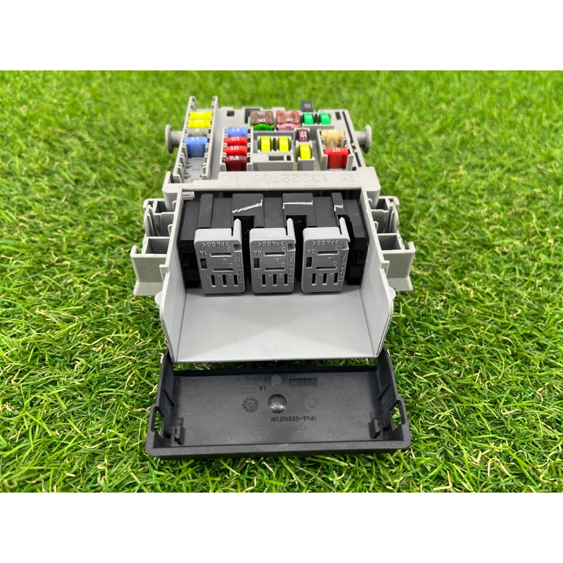 Блок предохранителей (электрика) CHEVROLET Cruze J300 2011 1.4 13222786