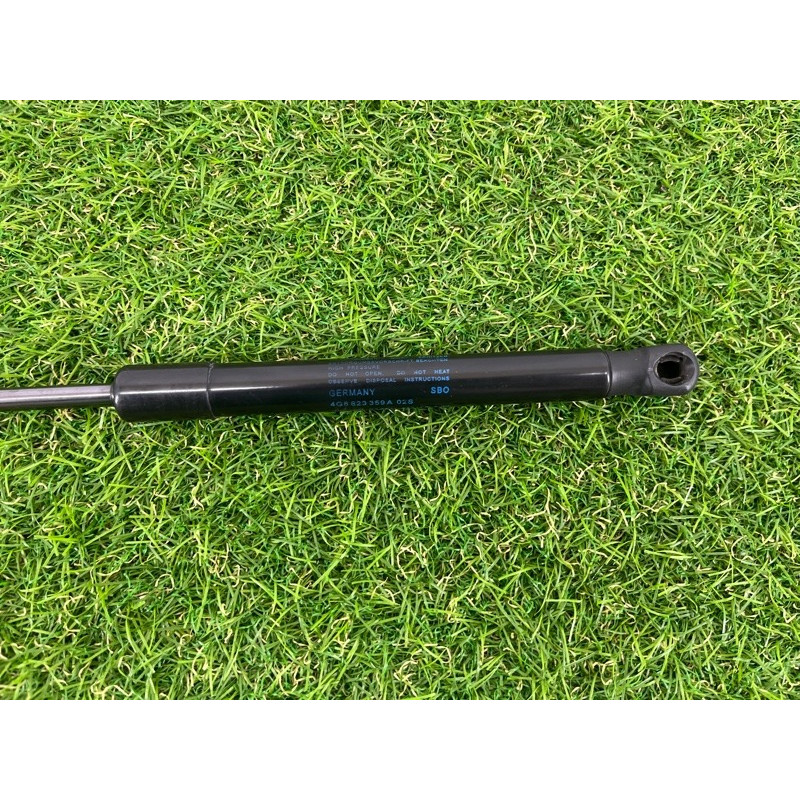 Амортизатор капота (кузов и элементы) AUDI A7 4G 2013 3.0 CGXB 4G8823359A