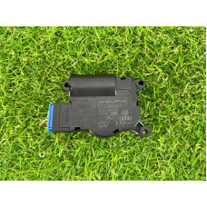 Привод заслонки отопителя