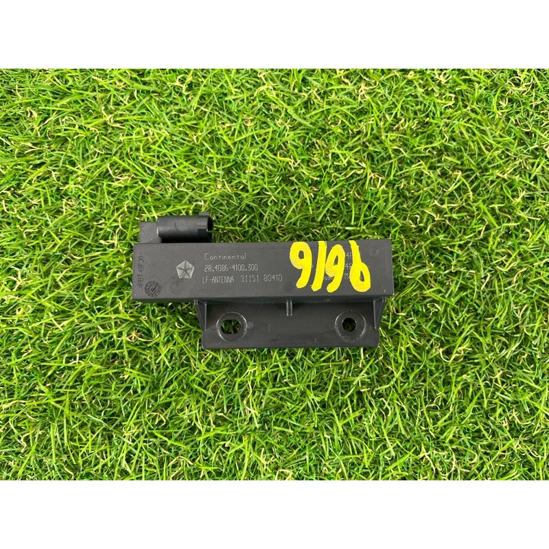 Антенна бесключевого доступа (электрика) Jeep Grand Cherokee WK2 2016 3.6 68068148AA