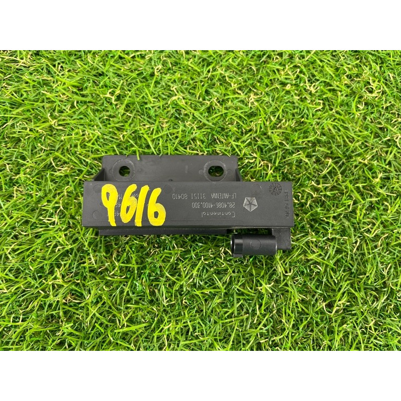 Антенна бесключевого доступа (электрика) Jeep Grand Cherokee WK2 2016 3.6 68068148AA