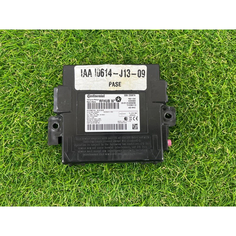 Блок бесключевого доступа (электрика / блоки управления) Jeep Grand Cherokee WK2 2016 3.6 68211125AC