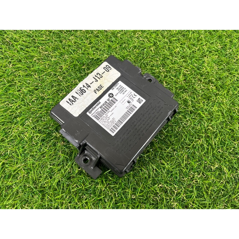 Блок бесключевого доступа (электрика / блоки управления) Jeep Grand Cherokee WK2 2016 3.6 68211125AC