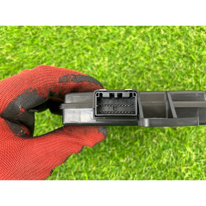 Блок бесключевого доступа (электрика / блоки управления) Jeep Grand Cherokee WK2 2016 3.6 68211125AC