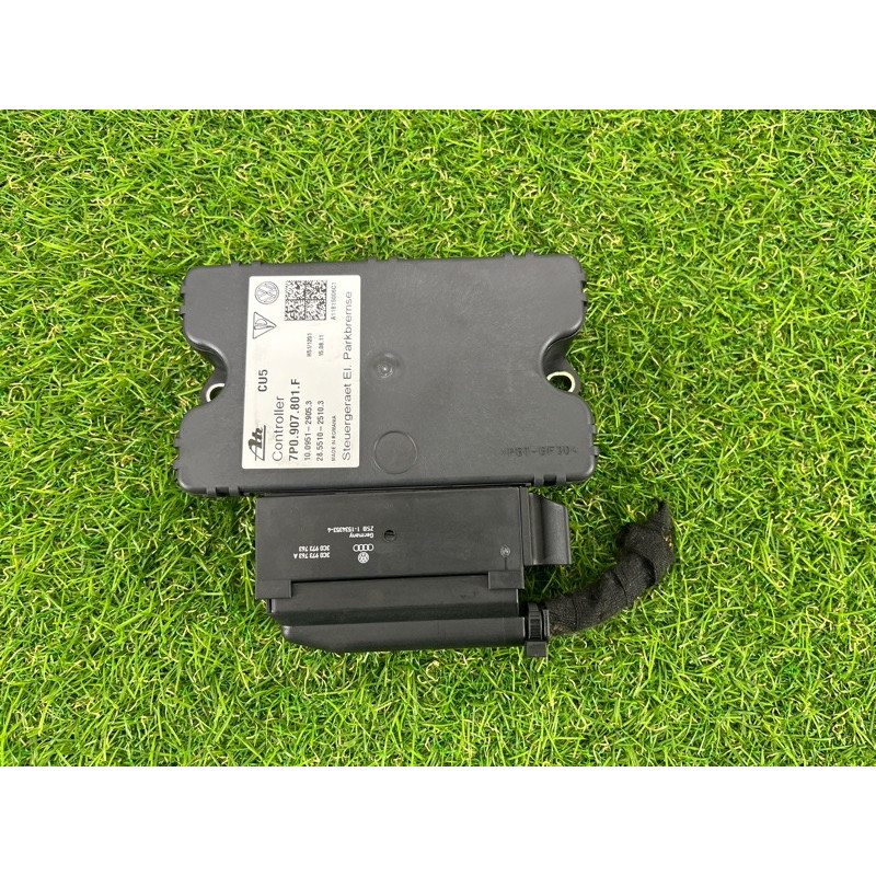 Блок управления стояночным тормозом (электрика / блоки управления) Volkswagen Touareg NF 2012 3.0 7P0907801F