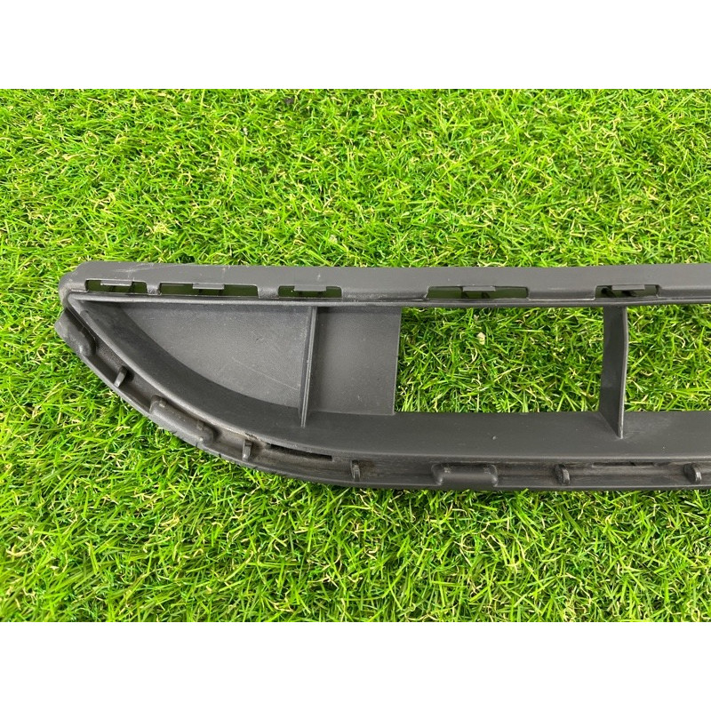 Решетка бампера (кузов и элементы) Volkswagen Touareg NF 2012 3.0 7P68536739B9