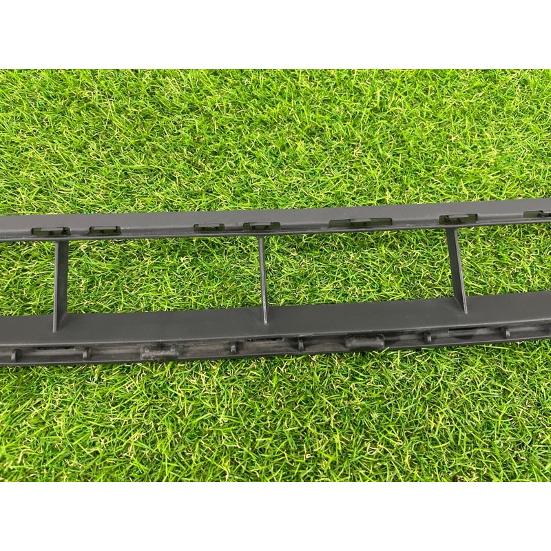 Решетка бампера (кузов и элементы) Volkswagen Touareg NF 2012 3.0 7P68536739B9