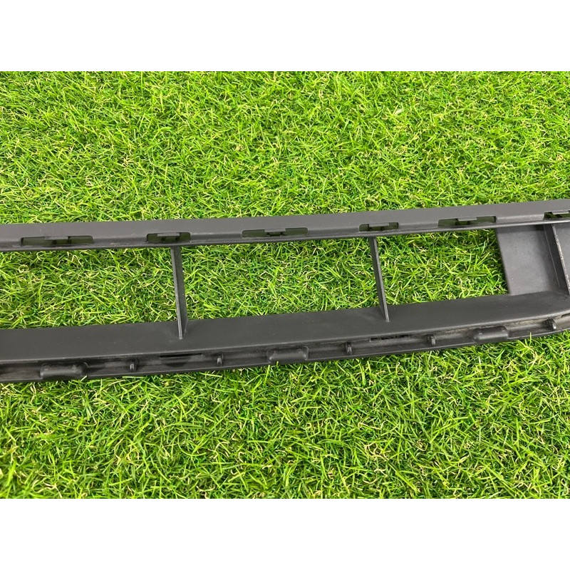 Решетка бампера (кузов и элементы) Volkswagen Touareg NF 2012 3.0 7P68536739B9
