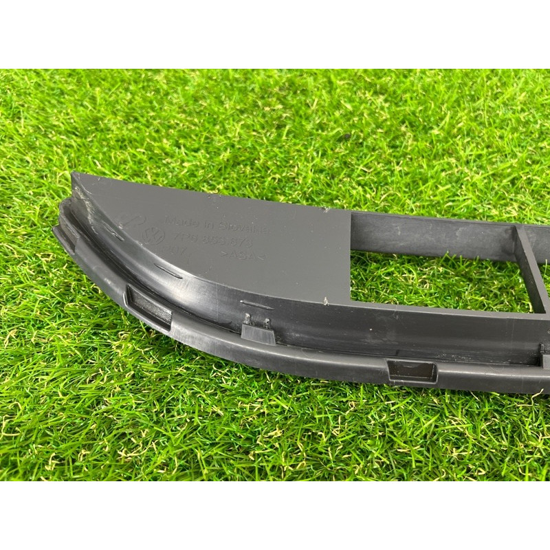 Решетка бампера (кузов и элементы) Volkswagen Touareg NF 2012 3.0 7P68536739B9