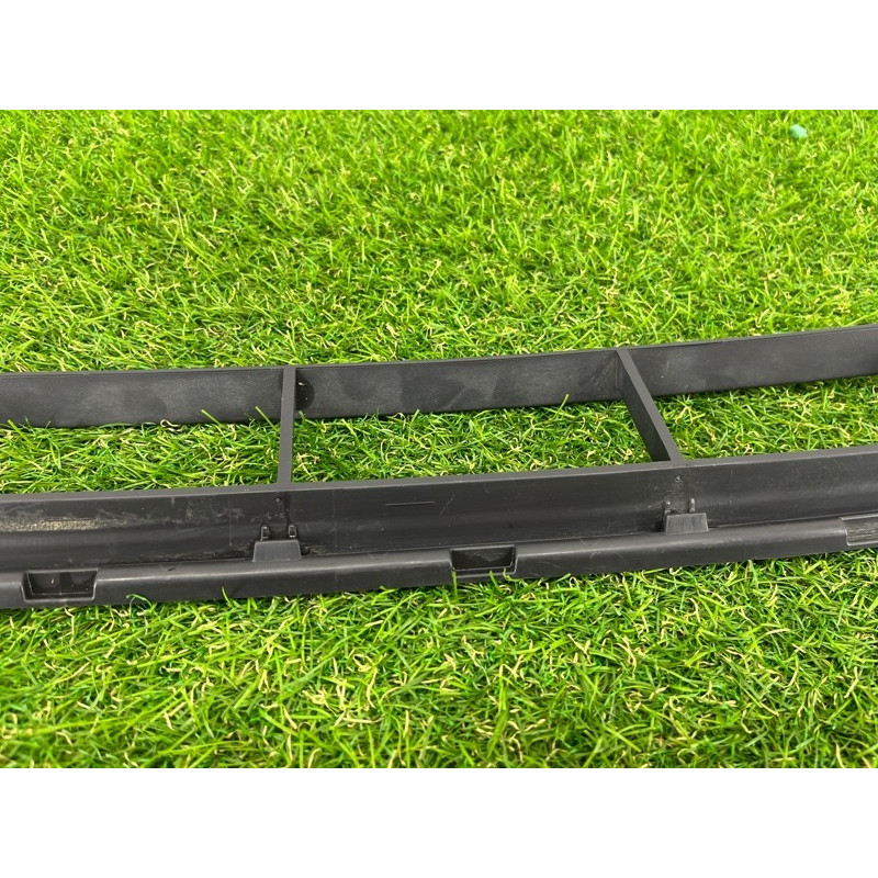 Решетка бампера (кузов и элементы) Volkswagen Touareg NF 2012 3.0 7P68536739B9
