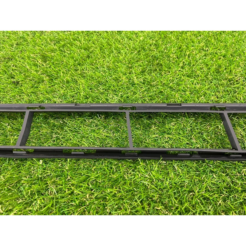 Решетка бампера (кузов и элементы) Volkswagen Touareg NF 2012 3.0 7P68536739B9