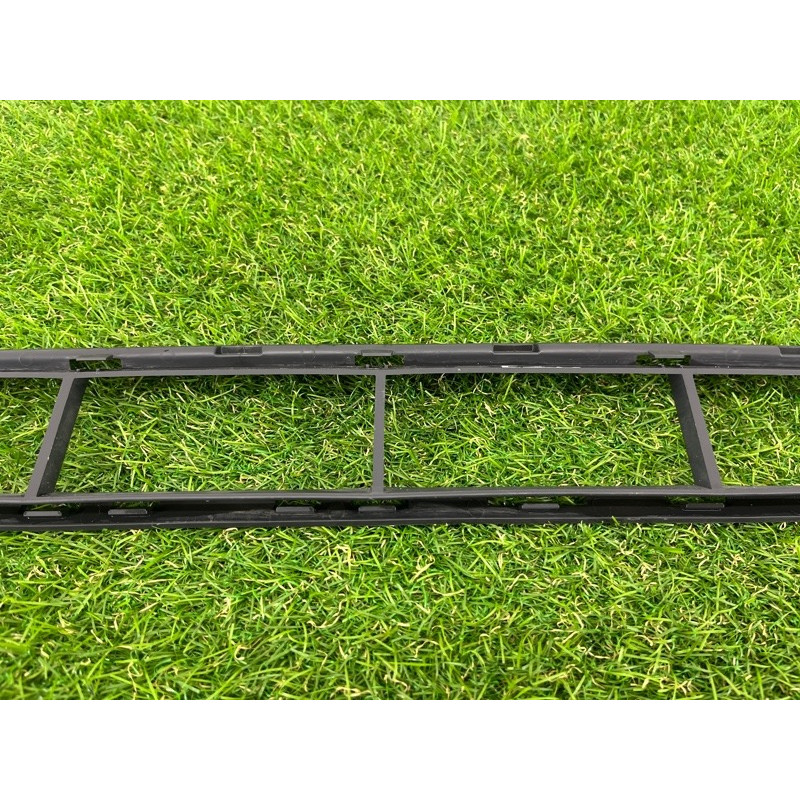Решетка бампера (кузов и элементы) Volkswagen Touareg NF 2012 3.0 7P68536739B9
