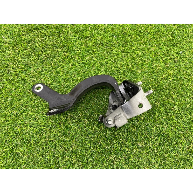 Петля багажника (кузов и элементы) AUDI Q7 4L 2007 3.6 4L0827300B