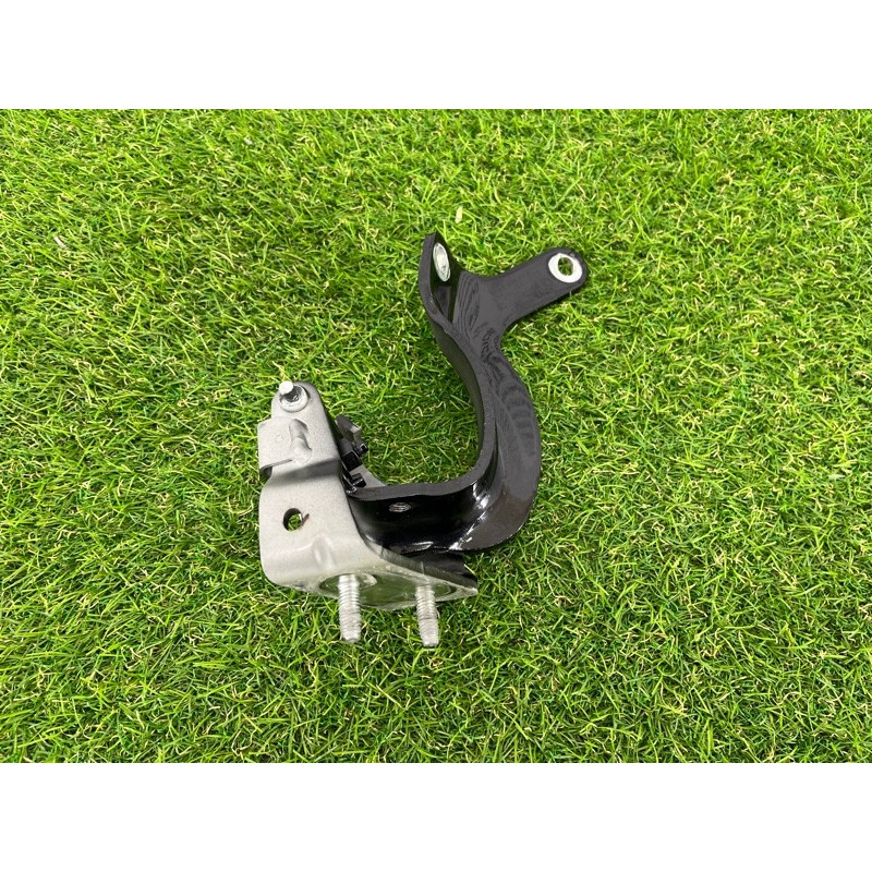 Петля багажника (кузов и элементы) AUDI Q7 4L 2007 3.6 4L0827300B