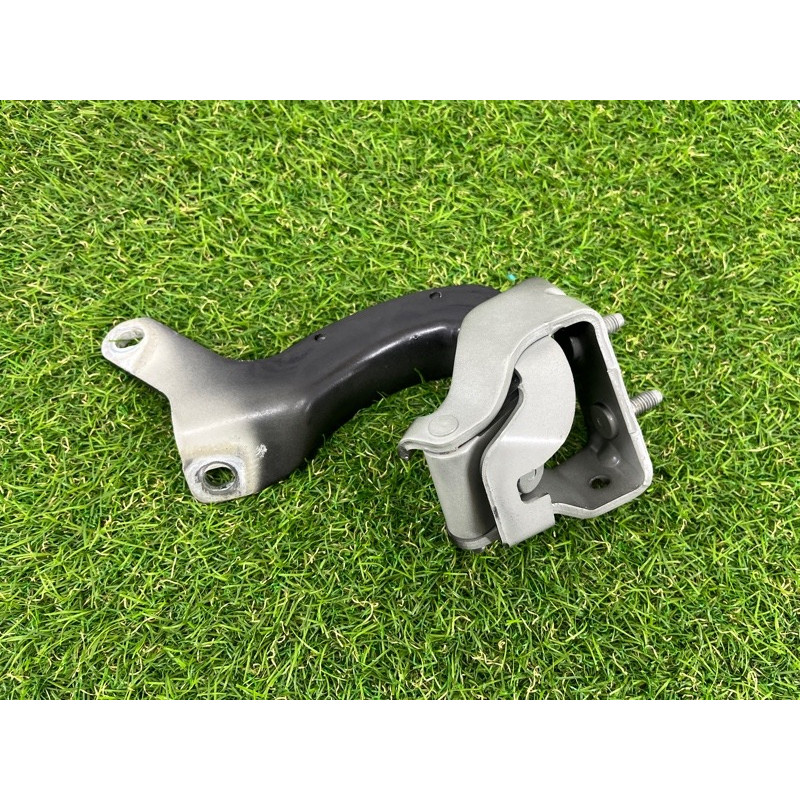 Петля багажника (кузов и элементы) AUDI Q7 4L 2007 3.6 4L0827299B