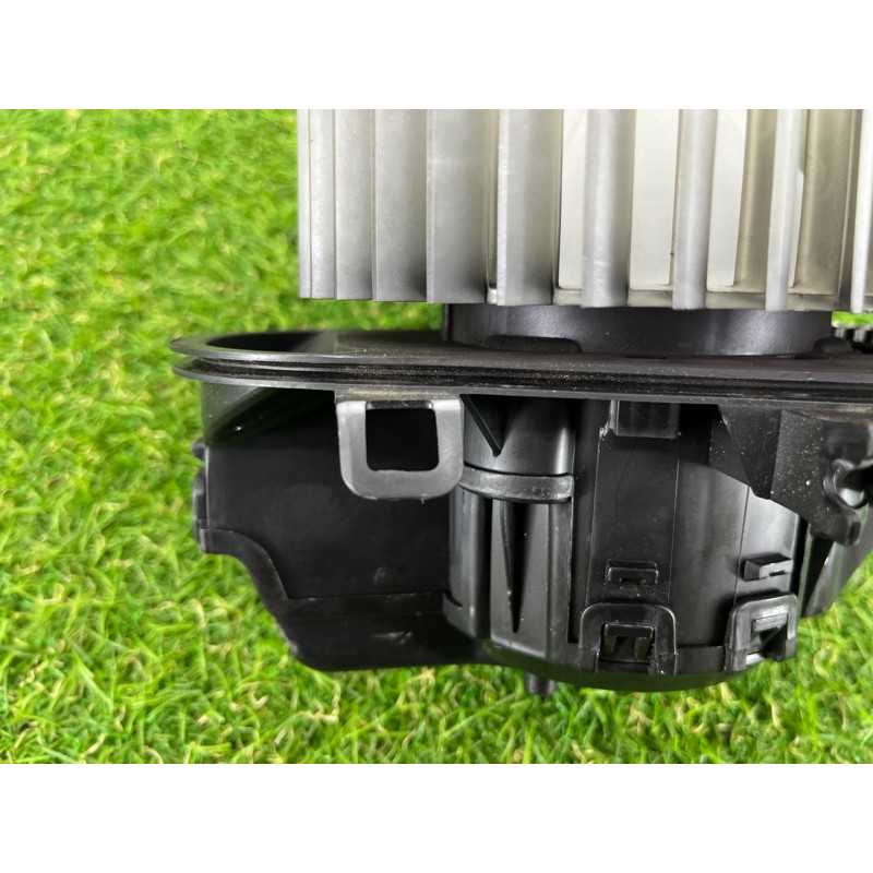 Мотор печки (отопление и кондиционирование) PORSCHE CAYENNE 958 2012 4.8 95857234202