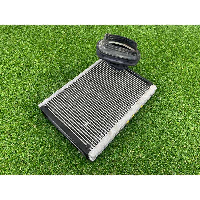 Испаритель кондиционера (отопление и кондиционирование) AUDI A4 B8 2012 2.0 TFSI 8K1898967A