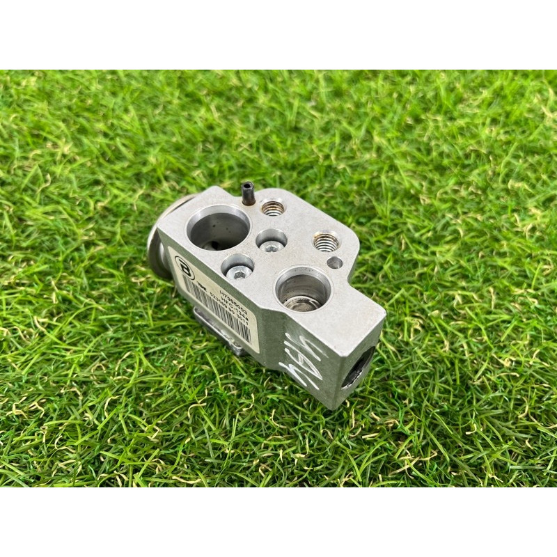 Клапан испарителя кондиционера (отопление и кондиционирование) AUDI A4 B8 2012 2.0 TFSI 8K0820679B