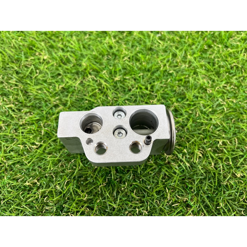 Клапан испарителя кондиционера (отопление и кондиционирование) AUDI A4 B8 2012 2.0 TFSI 8K0820679B