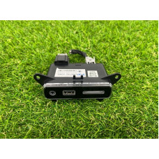 Гнездо USB/AUX