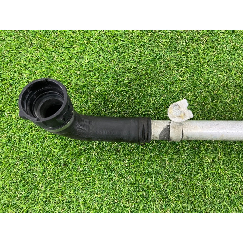 Трубка системы охлаждения (система охлаждения) Volkswagen Touareg NF 2011 3.6 7P0121070AF