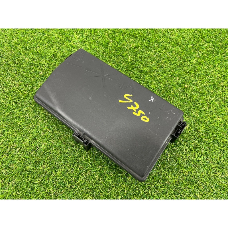 Крышка блока предохранителей (двигатель и элементы) CHEVROLET Cruze J300 2011 1.4 96999740