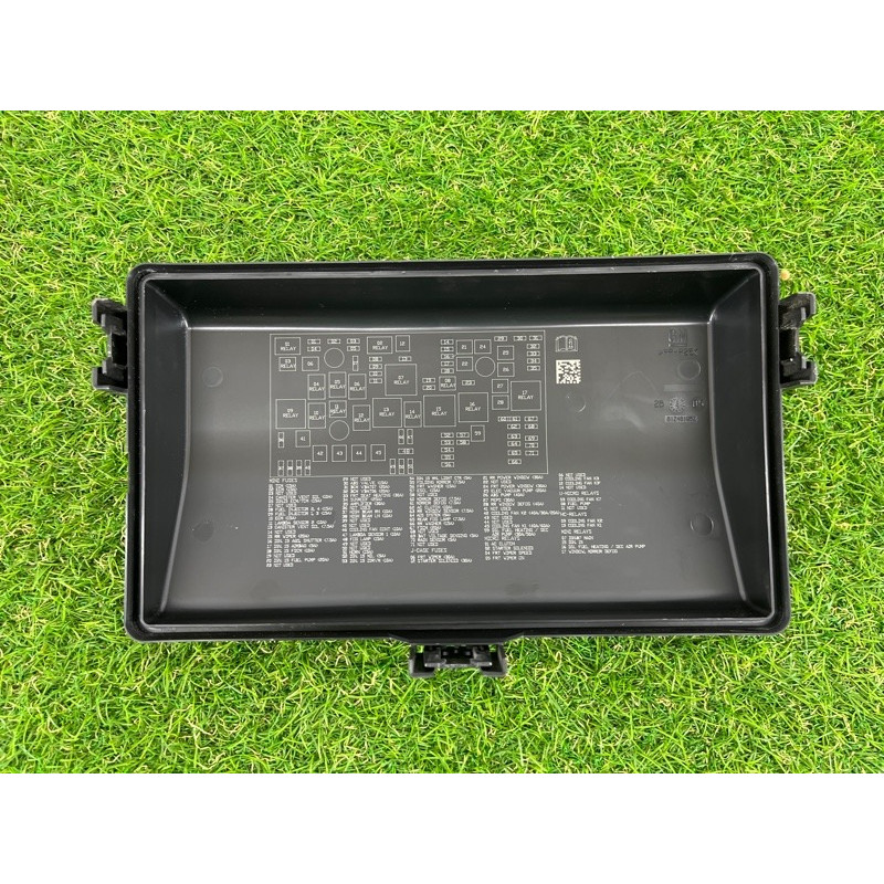 Крышка блока предохранителей (двигатель и элементы) CHEVROLET Cruze J300 2011 1.4 96999740