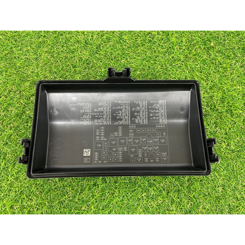 Крышка блока предохранителей (двигатель и элементы) CHEVROLET Cruze J300 2011 1.4 96999740