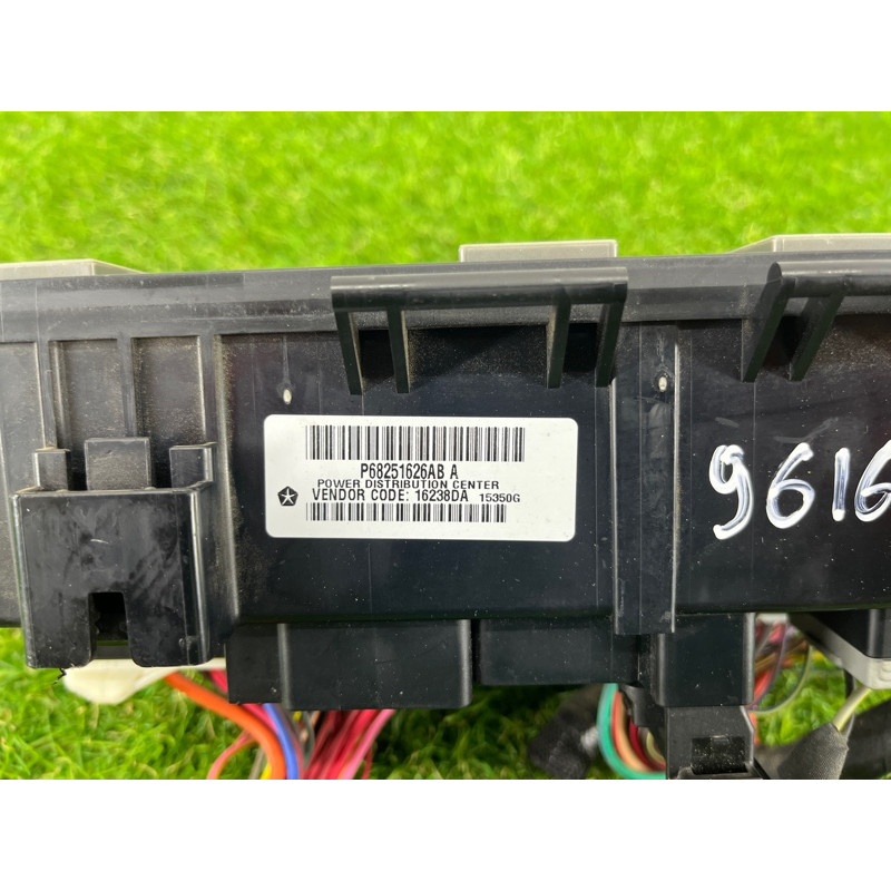 Блок предохранителей (электрика) Jeep Grand Cherokee WK2 2016 3.6 68251626AB