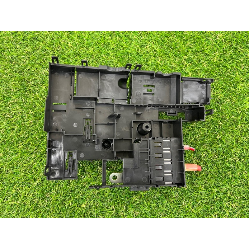 Крышка блока предохранителей (двигатель и элементы) Volkswagen Touareg NF 2011 3.6 7P0937574