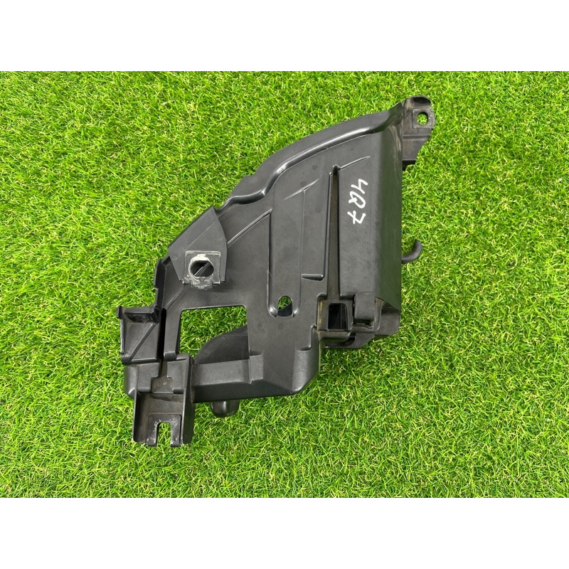 Кронштейн фары (кузов и элементы) AUDI Q7 4L 2014 3.0 TFSi CTWB 4L0941613B