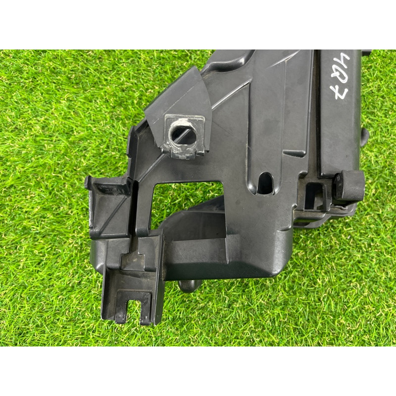 Кронштейн фары (кузов и элементы) AUDI Q7 4L 2014 3.0 TFSi CTWB 4L0941613B