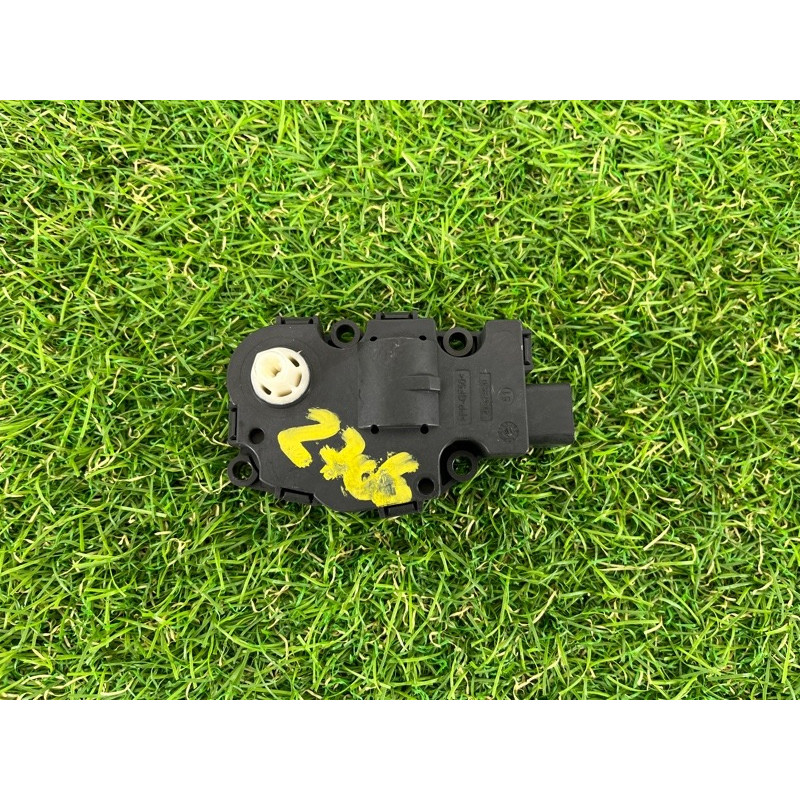 Привод заслонки отопителя (отопление и кондиционирование) Volkswagen Touareg NF 2011 3.6 7P0907511