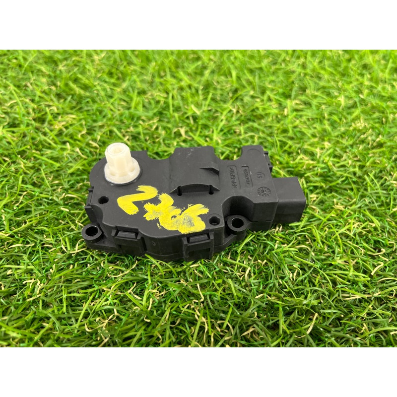 Привод заслонки отопителя (отопление и кондиционирование) Volkswagen Touareg NF 2011 3.6 7P0907511