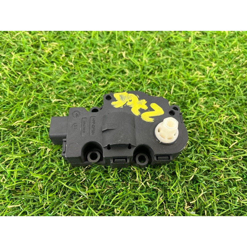 Привод заслонки отопителя (отопление и кондиционирование) Volkswagen Touareg NF 2011 3.6 7P0907511