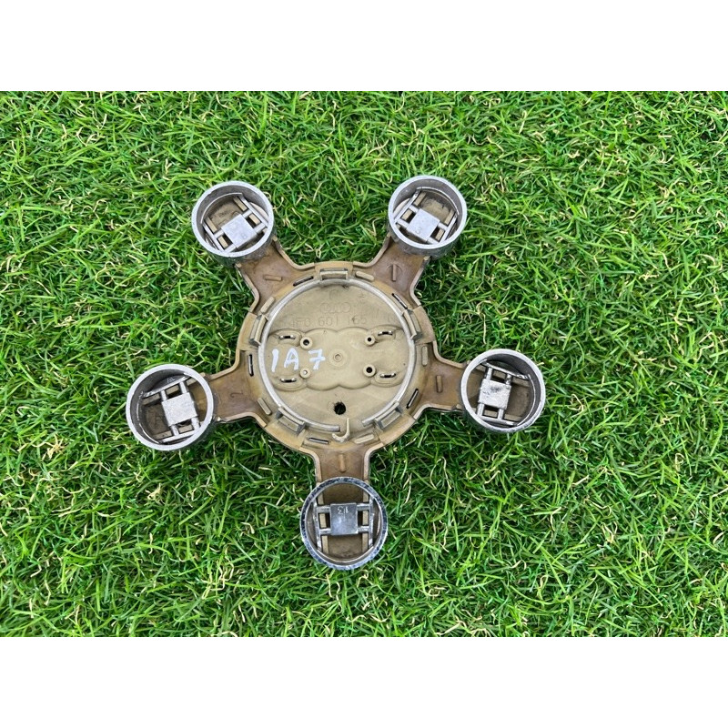 Колпачок колеса декоративный (аксессуары) AUDI A7 4G 2013 3.0 CGXB 4F0601165N