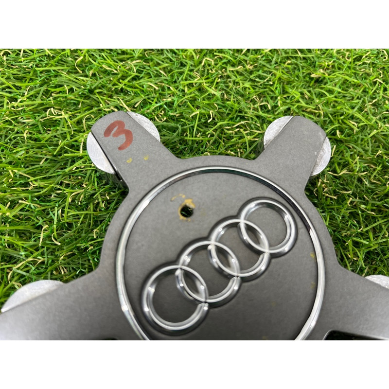 Колпачок колеса декоративный (аксессуары) AUDI A7 4G 2013 3.0 CGXB 4F0601165N