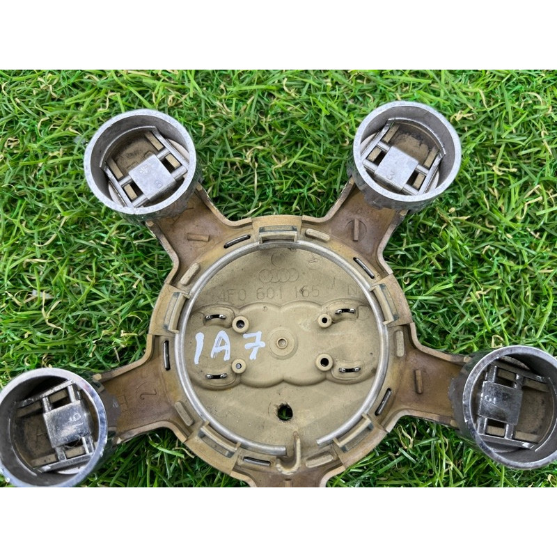 Колпачок колеса декоративный (аксессуары) AUDI A7 4G 2013 3.0 CGXB 4F0601165N