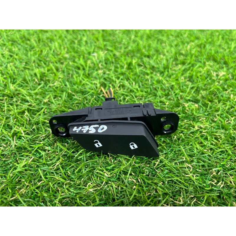 Кнопка блокування центрального замка (електрика / кнопки) CHEVROLET Cruze J300 2011 1.4 96936168