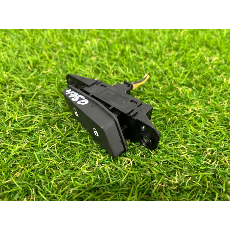 Кнопка блокування центрального замка (електрика / кнопки) CHEVROLET Cruze J300 2011 1.4 96936168