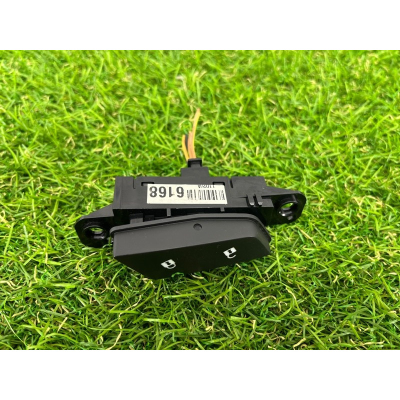 Кнопка блокування центрального замка (електрика / кнопки) CHEVROLET Cruze J300 2011 1.4 96936168