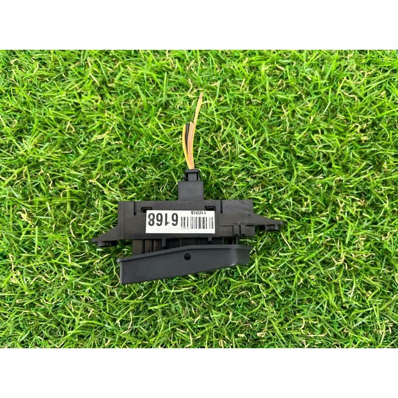 Кнопка блокування центрального замка (електрика / кнопки) CHEVROLET Cruze J300 2011 1.4 96936168