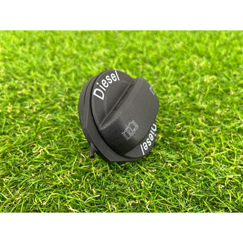 Крышка топливного бака (топливная система) Volkswagen Touareg NF 2012 3.0 7P6201550