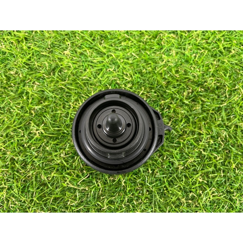 Крышка топливного бака (топливная система) Volkswagen Touareg NF 2012 3.0 7P6201550