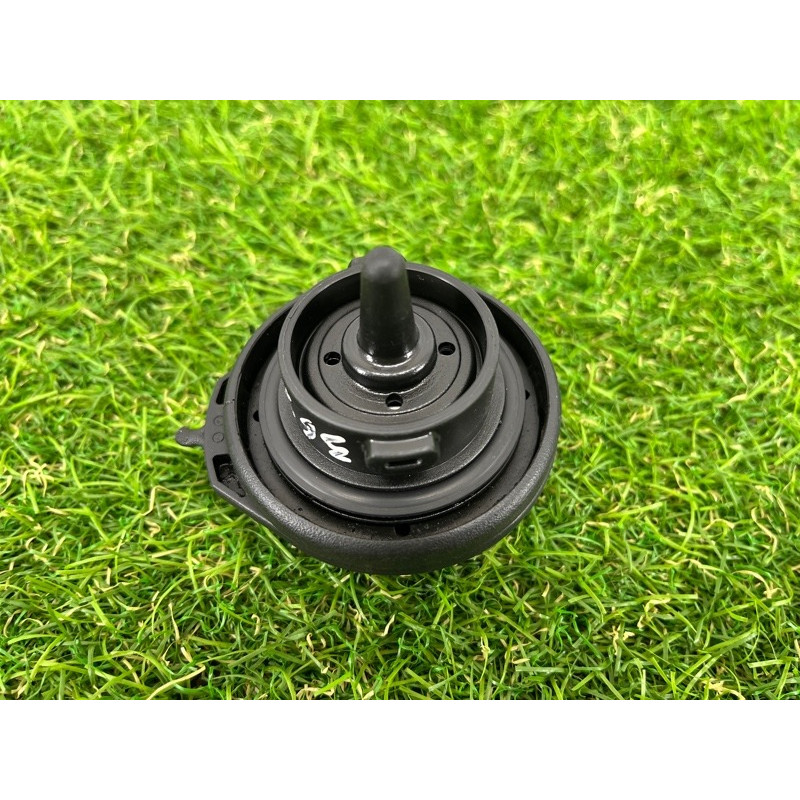 Крышка топливного бака (топливная система) Volkswagen Touareg NF 2012 3.0 7P6201550