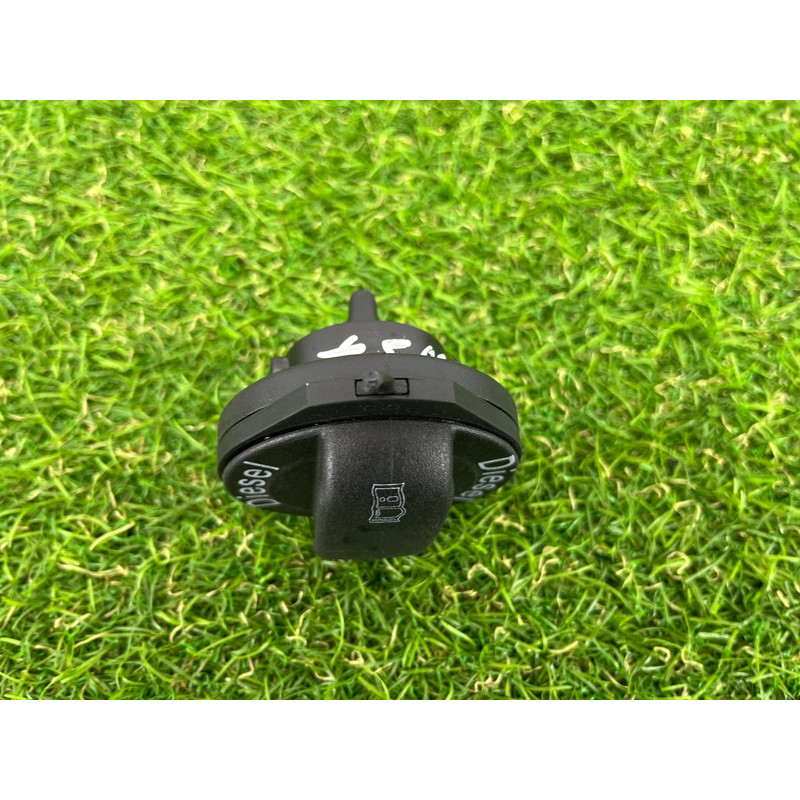 Крышка топливного бака (топливная система) Volkswagen Touareg NF 2012 3.0 7P6201550