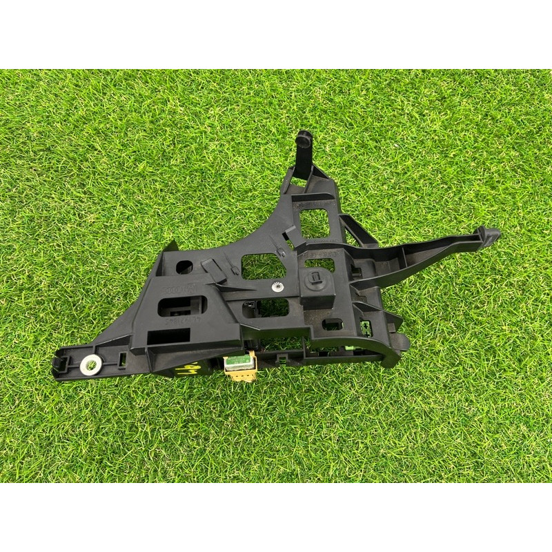 Кронштейн блока предохранителей (кузов и элементы) AUDI Q7 4L 2007 3.6 4L1971845