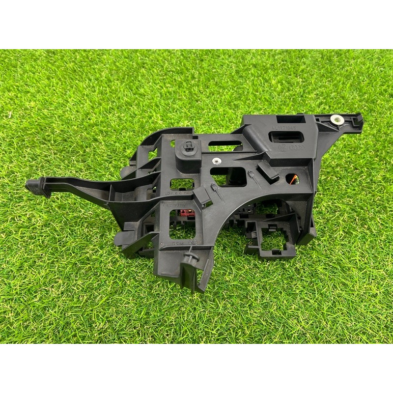 Кронштейн блока предохранителей (кузов и элементы) AUDI Q7 4L 2007 3.6 4L1971845