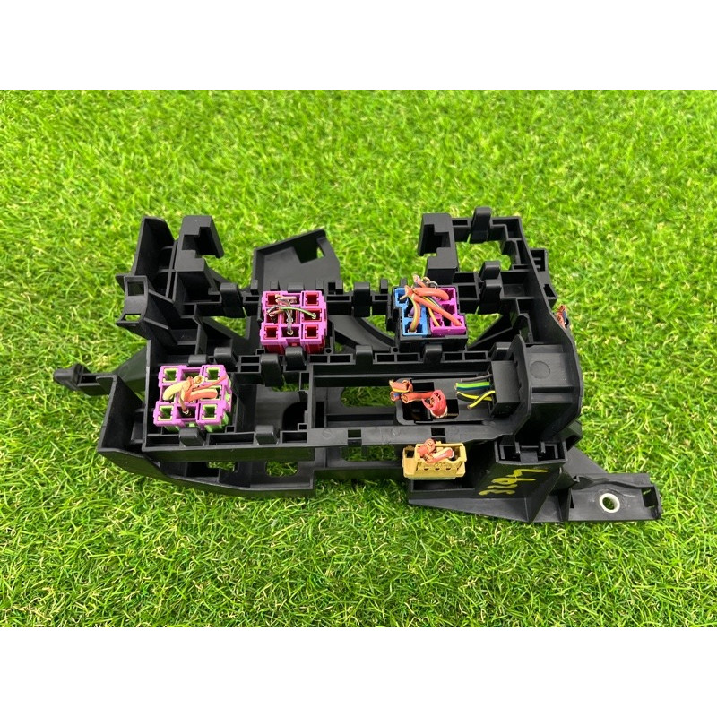 Кронштейн блока предохранителей (кузов и элементы) AUDI Q7 4L 2007 3.6 4L1971845