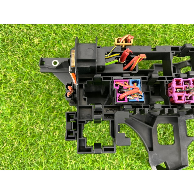 Кронштейн блока предохранителей (кузов и элементы) AUDI Q7 4L 2007 3.6 4L1971845